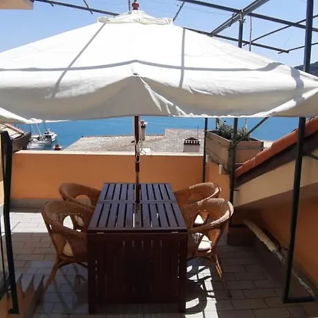 Ferienhaus Ampia Casa Marinara Con Meravigliosa Terrazza Vista Mare Da Mario E Rosanna