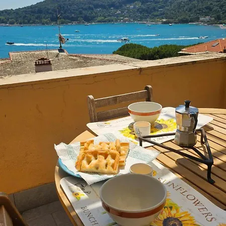 Ampia Casa Marinara Con Meravigliosa Terrazza Vista Mare Da Mario E Rosanna